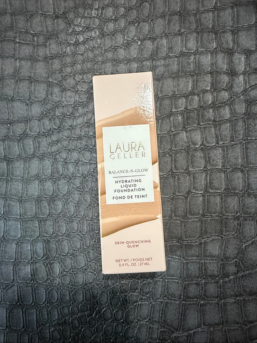 Laura Geller Hydrating Liquid Foundation - light /Pink Packaging